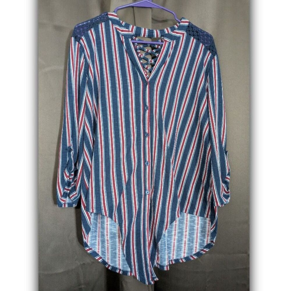 Almost Famous Women's Blouse Size XL Lace V-neck